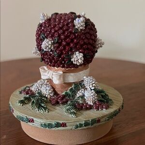 Beautiful Our America Christmas Topiary Candle Topper. 
Fits Med to Lg Jars